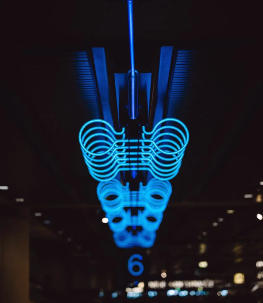 The Fixtures and Methods Behind a Calm Lighting Rig